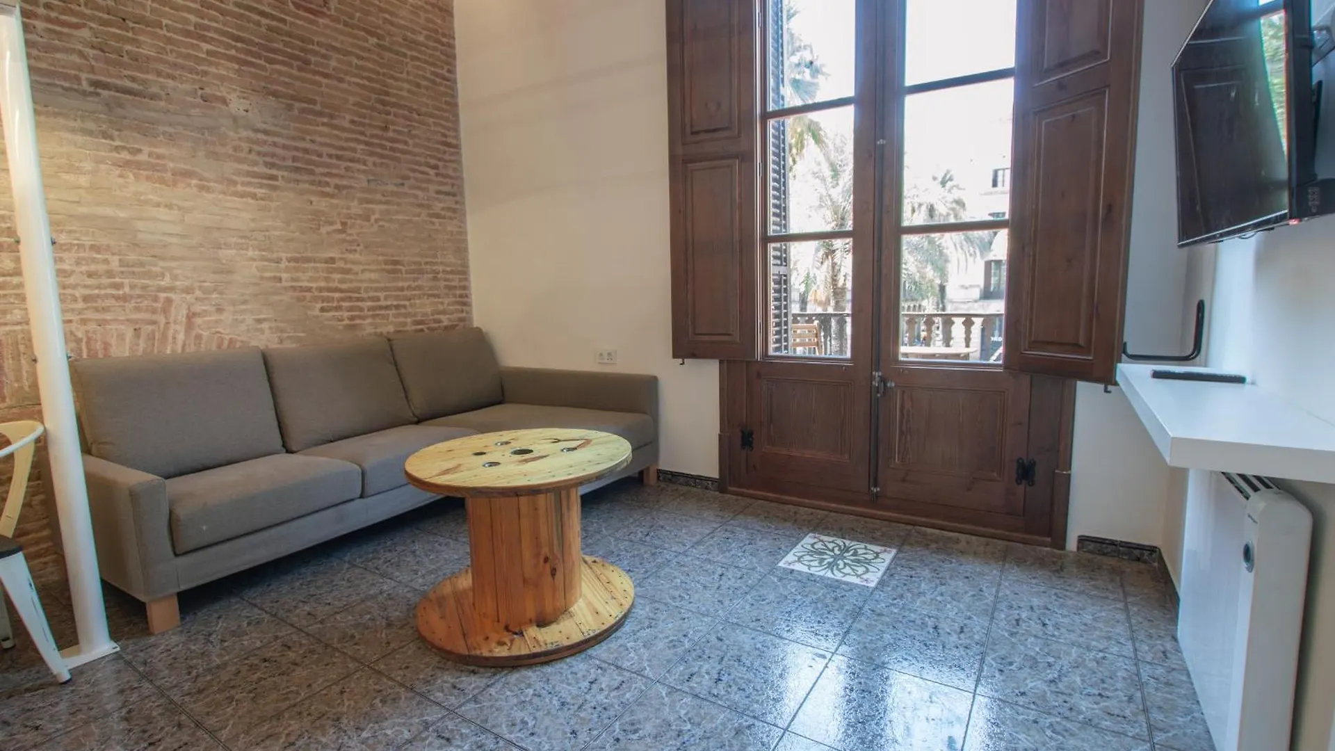 Barcelona Classic Plaza Real Apartments