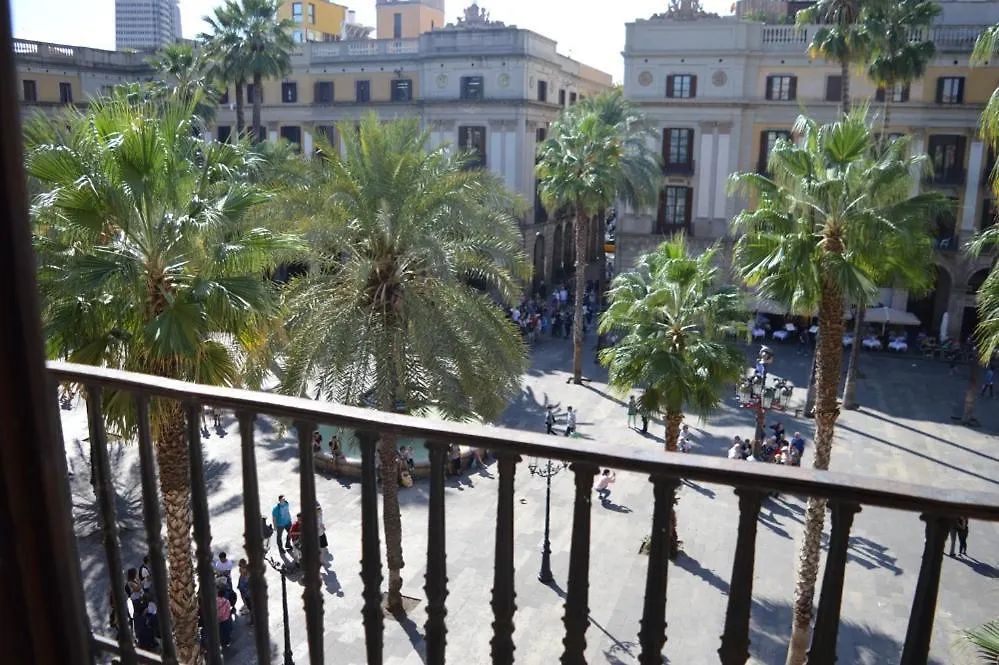 Barcelona Classic Plaza Real Apartments