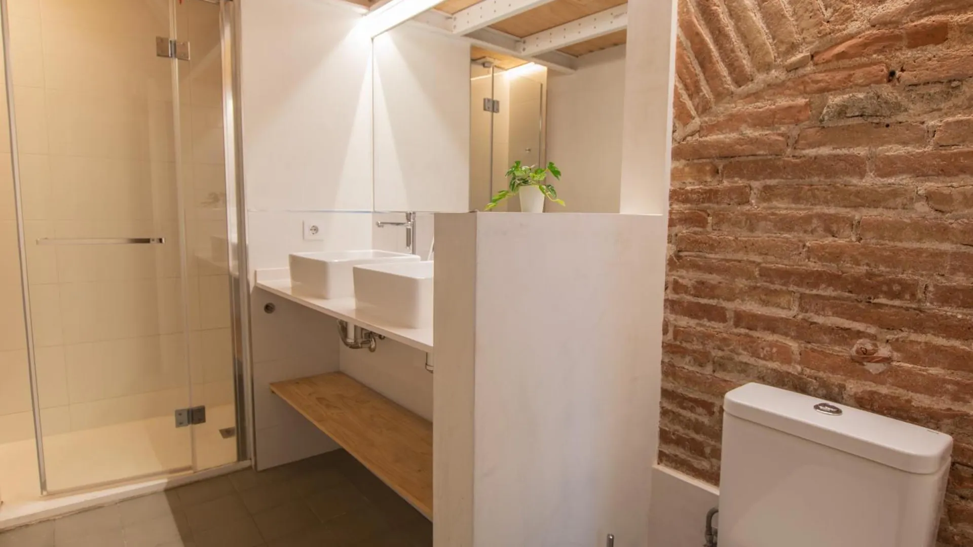Barcelona Classic Plaza Real Apartments
