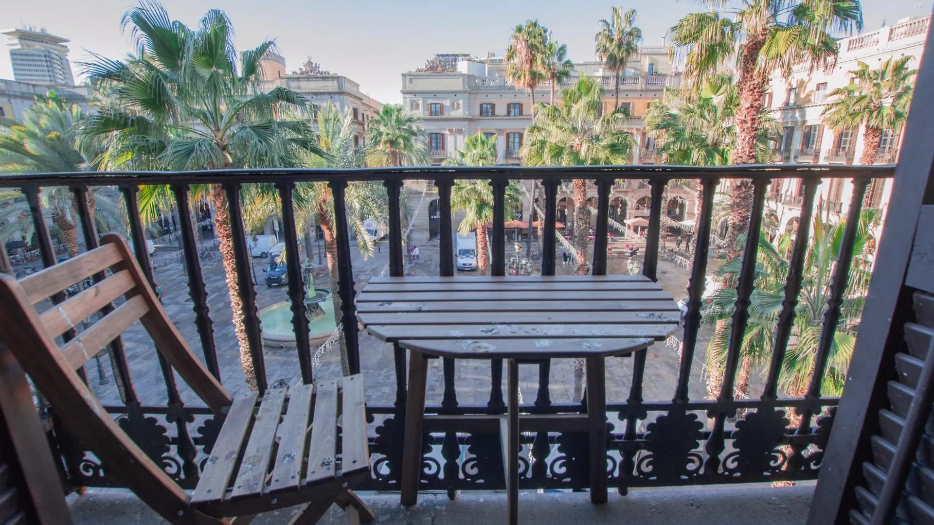 Barcelona Classic Plaza Real Apartments