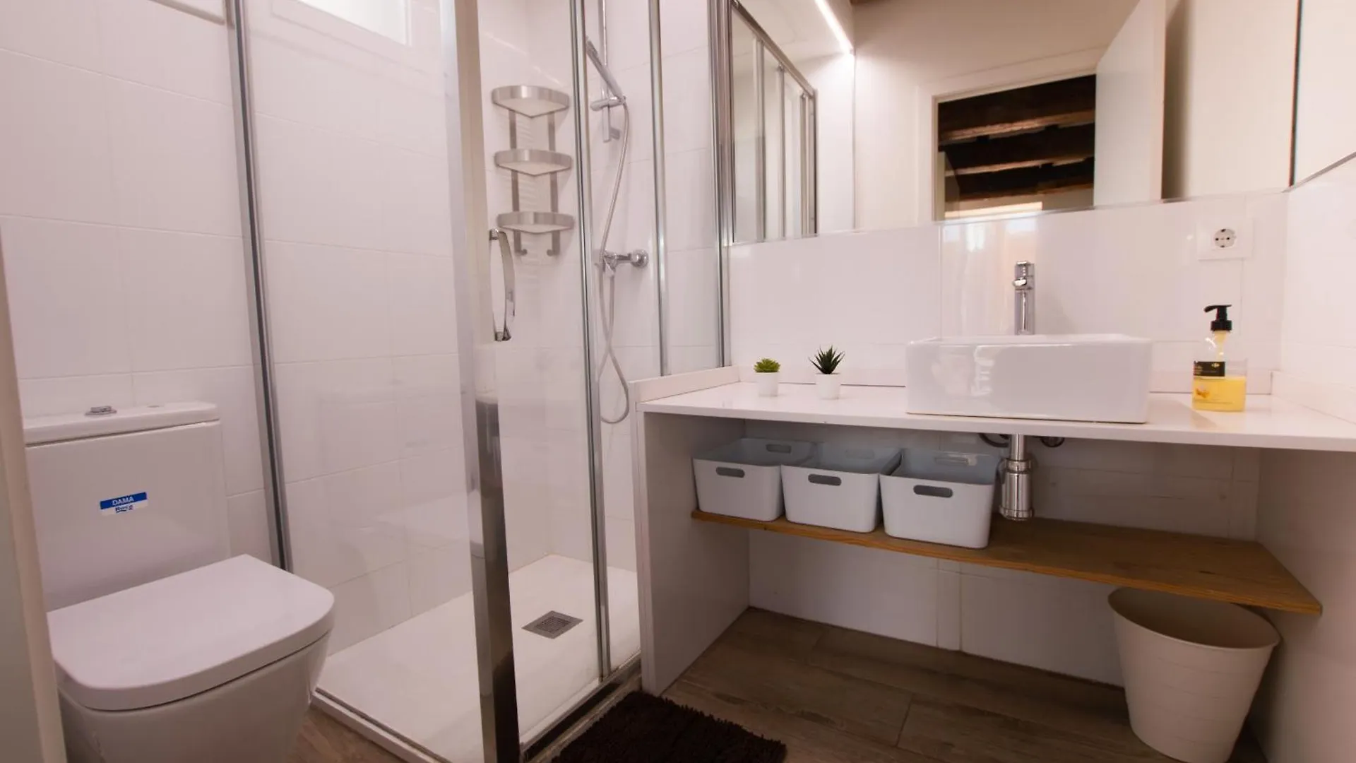 Barcelona Classic Plaza Real Apartments 0*,