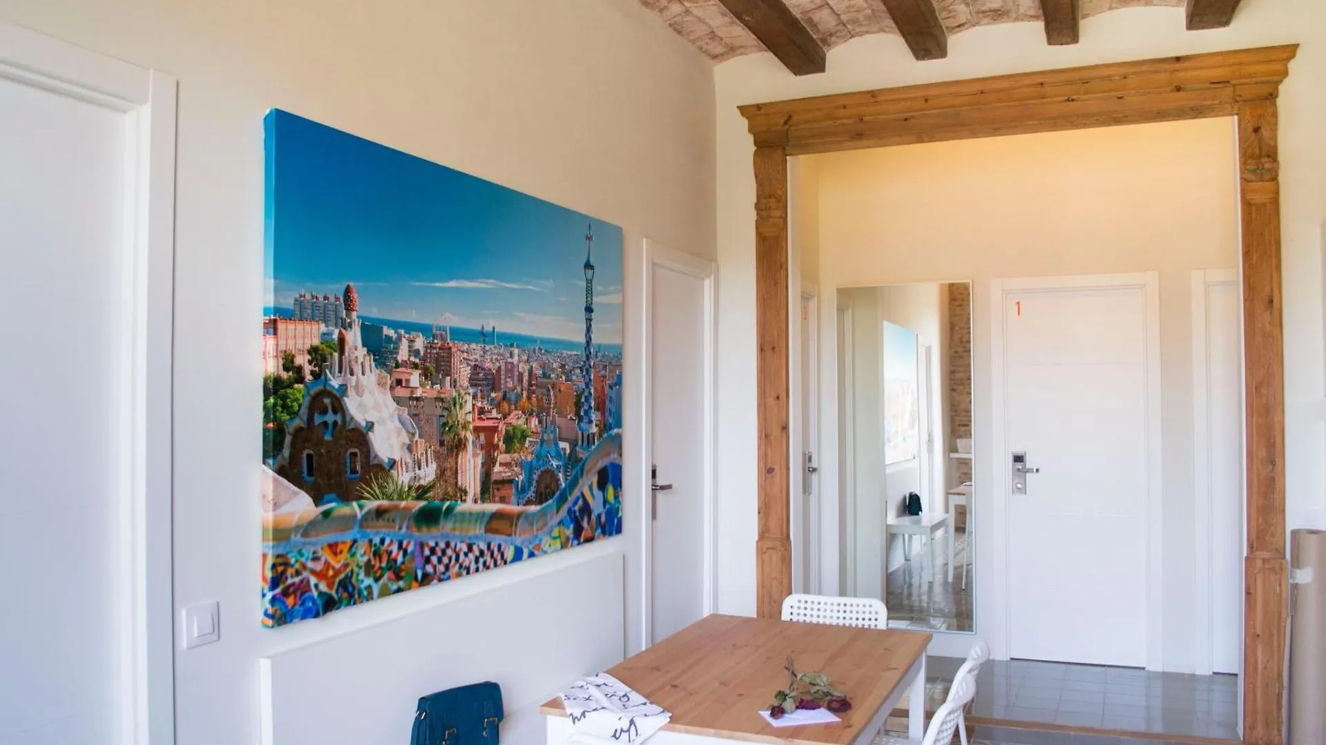 Barcelona Classic Plaza Real Apartments