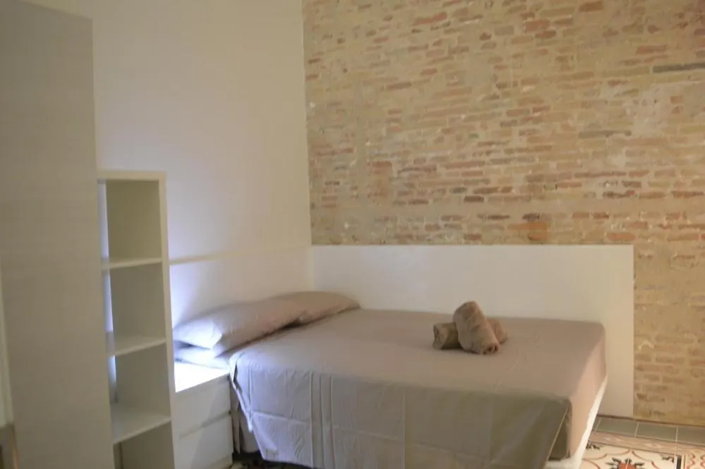 Barcelona Classic Plaza Real Apartments